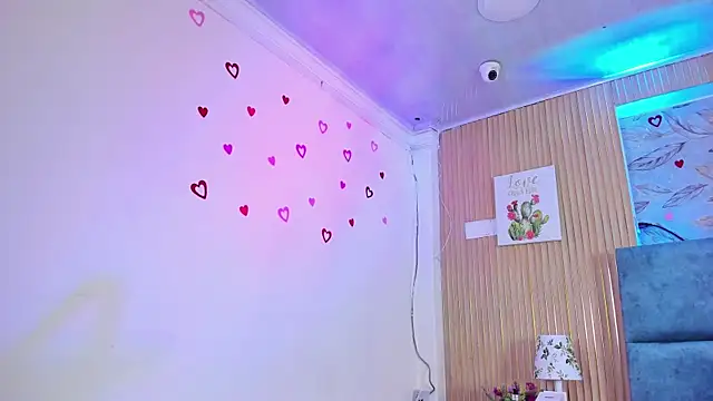 Delphine doll online show from 04-29-26, 05:30