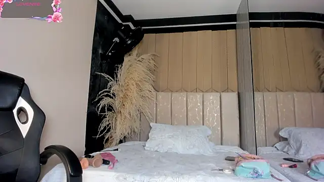 LexiAdamss online show from 06-18-26, 12:42
