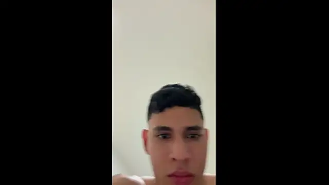 Snapshot of Massimo_Rinaldi chatting on 05-17-26, 01:58 Massimo Rinaldi online show from 05-17-26, 01:58