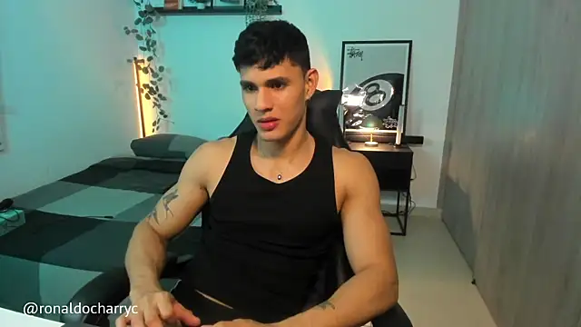 Snapshot of Massimo_Rinaldi chatting on 07-11-26, 04:26 Massimo Rinaldi online show from 07-11-26, 04:26