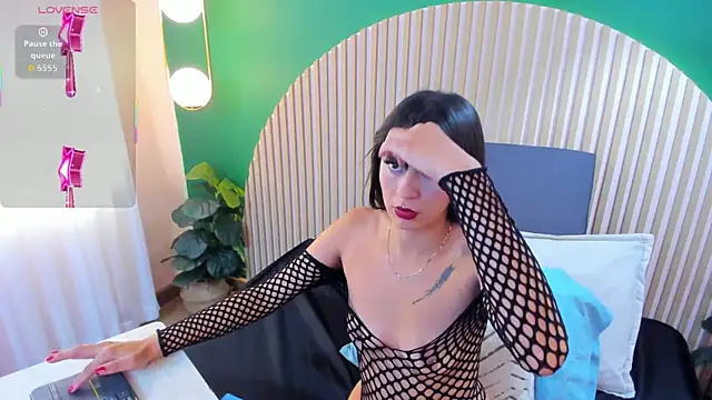 Alicecoule  online show from 04-30-26, 11:38