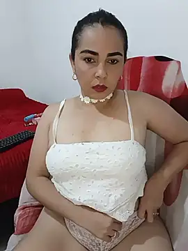 Snapshot of Emily_Divi69 chatting on 06-16-26, 01:08 Emily Divi69 online show from 06-16-26, 01:08