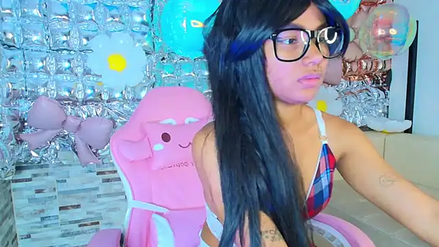 candy-paris online show from 06-19-26, 04:33