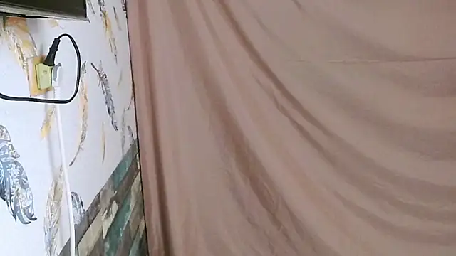 Snapshot of Ivy_ss1881 chatting on 04-15-26, 01:45 Ivy ss1881 online show from 04-15-26, 01:45