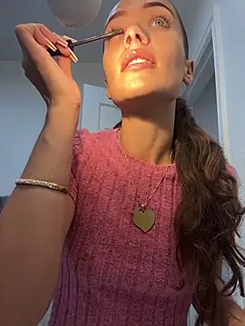 AliciaDx online show from 04-14-26, 11:00