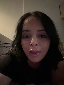 MiaKittyx0 online show from 05-08-26, 01:38
