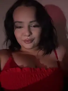 MiaKittyx0 online show from 05-10-26, 04:56