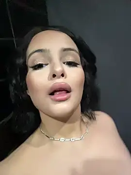 MiaKittyx0 online show from 05-18-26, 01:13