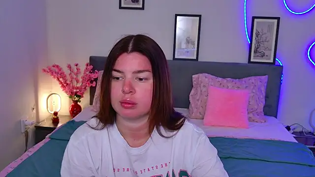 moneyforPeaches online show from 06-21-26, 04:09