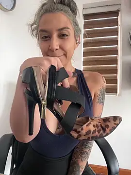 Isabella varella- online show from 05-26-26, 01:51