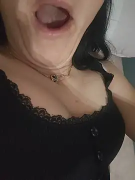 Snapshot of sara_41 chatting on 07-10-26, 10:34 sara 41 online show from 07-10-26, 10:34