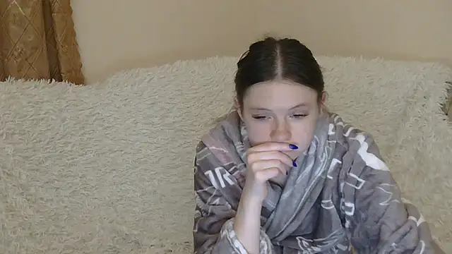 JessicaHolland1 online show from 05-08-26, 06:57