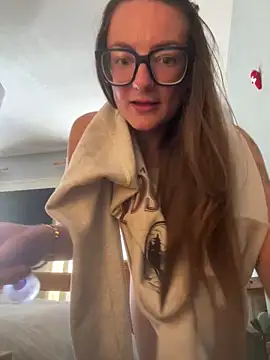 MiaLovesxxx online show from 04-29-26, 10:08