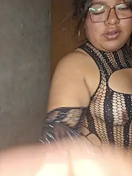 Curlysexy22 online show from 06-08-26, 09:37