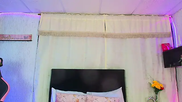 molly bick online show from 06-16-26, 06:49