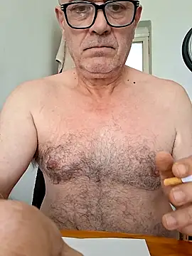 julenvcia online show from 04-30-26, 01:28