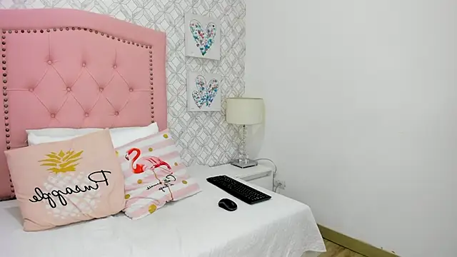 sofia martinez 9 online show from 06-24-26, 07:13