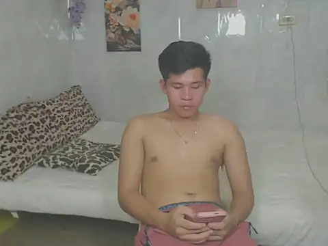 Snapshot of ur_bigcockeziekiel chatting on 04-05-26, 04:59 ur bigcockeziekiel online show from 04-05-26, 04:59