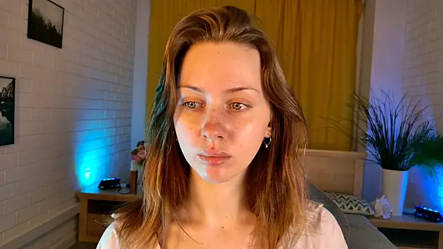 Snapshot of MeganClapp chatting on 04-23-26, 05:19 MeganClapp online show from 04-23-26, 05:19