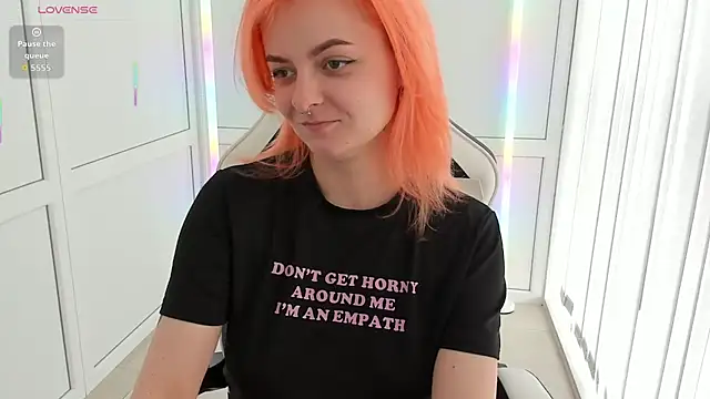 NightLeaf online show from 04-11-26, 10:52