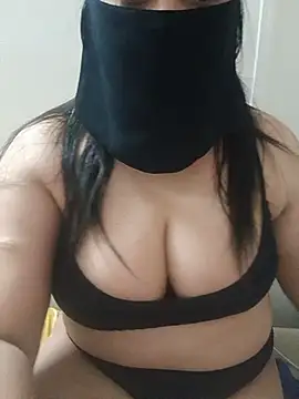 Snapshot of Amira_Egypt chatting on 06-20-26, 08:11 Amira Egypt online show from 06-20-26, 08:11