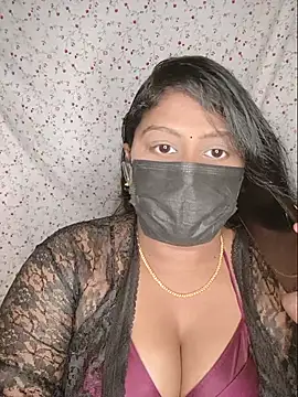 Snapshot of Romantic_Woman chatting on 07-01-26, 05:56 Romantic Woman online show from 07-01-26, 05:56