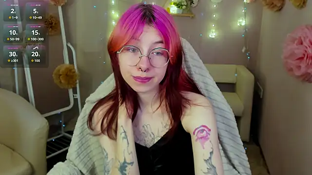Snapshot of Alice_Nyx chatting on 05-16-26, 09:13 Alice Nyx online show from 05-16-26, 09:13