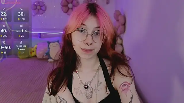 Snapshot of Alice_Nyx chatting on 05-18-26, 04:07 Alice Nyx online show from 05-18-26, 04:07