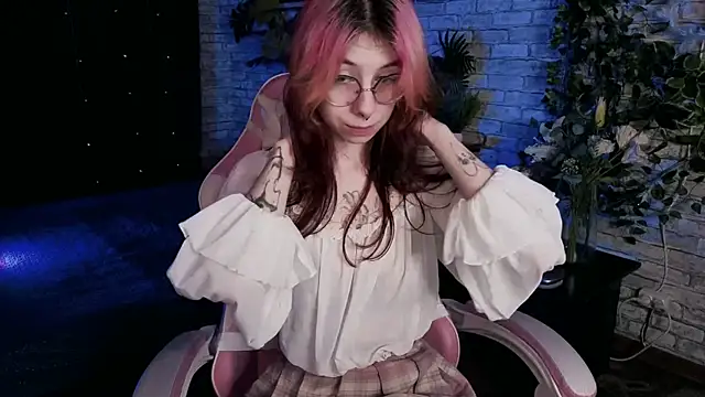 Snapshot of Alice_Nyx chatting on 06-29-26, 08:42 Alice Nyx online show from 06-29-26, 08:42