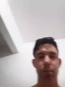 Roger1986  online show from 04-07-26, 09:15