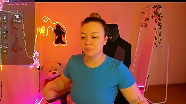 Snapshot of AmeliePeach chatting on 04-08-26, 03:06 AmeliePeach online show from 04-08-26, 03:06