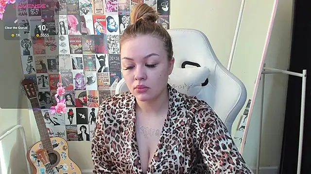 Snapshot of AmeliePeach chatting on 05-01-26, 01:43 AmeliePeach online show from 05-01-26, 01:43