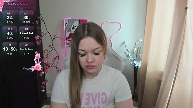 Snapshot of AmeliePeach chatting on 05-26-26, 02:29 AmeliePeach online show from 05-26-26, 02:29