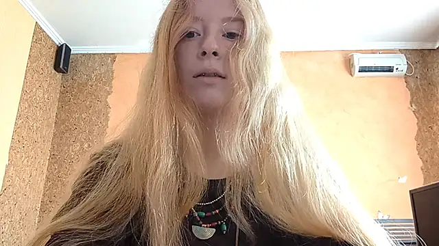 Snapshot of KateVibe_01 chatting on 05-30-26, 11:02 KateVibe 01 online show from 05-30-26, 11:02