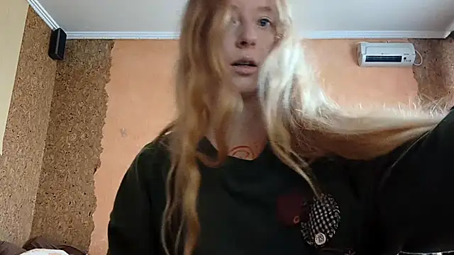 Snapshot of KateVibe_01 chatting on 07-08-26, 04:50 KateVibe 01 online show from 07-08-26, 04:50