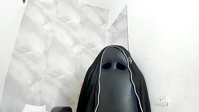 Snapshot of EllyBloom chatting on 07-11-26, 06:10 EllyBloom online show from 07-11-26, 06:10