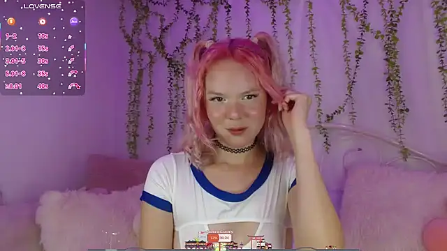 Snapshot of hexbunnie chatting on 07-29-26, 02:43 hexbunnie online show from 07-29-26, 02:43