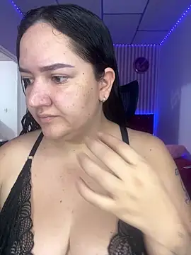 Snapshot of Fresita-12 chatting on 04-10-26, 02:17 Fresita-12 online show from 04-10-26, 02:17