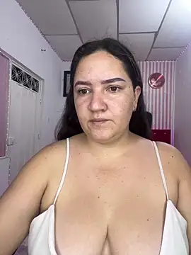 Snapshot of Fresita-12 chatting on 04-12-26, 12:48 Fresita-12 online show from 04-12-26, 12:48