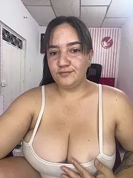 Snapshot of Fresita-12 chatting on 04-15-26, 02:18 Fresita-12 online show from 04-15-26, 02:18