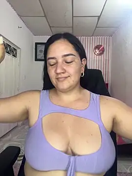 Snapshot of Fresita-12 chatting on 04-29-26, 01:21 Fresita-12 online show from 04-29-26, 01:21