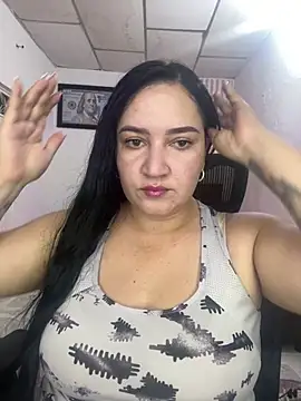 Snapshot of Fresita-12 chatting on 05-02-26, 10:04 Fresita-12 online show from 05-02-26, 10:04