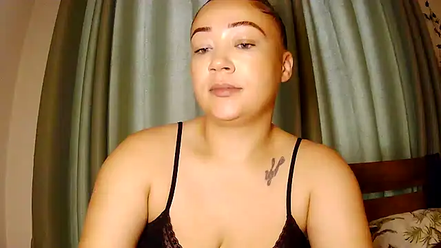 Snapshot of Theone_T chatting on 06-22-26, 06:21 Theone T online show from 06-22-26, 06:21