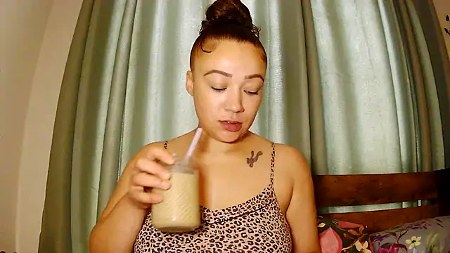 Snapshot of Theone_T chatting on 06-30-26, 06:47 Theone T online show from 06-30-26, 06:47