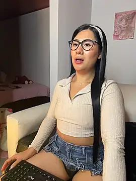 EvelynLeen  online show from 04-07-26, 11:43