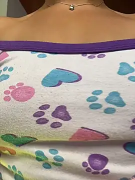 EvelynLeen  online show from 04-14-26, 11:11