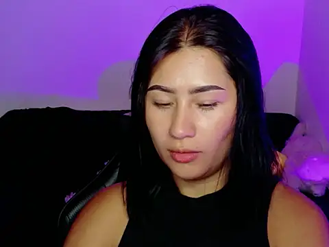 EvelynLeen  online show from 07-10-26, 09:17