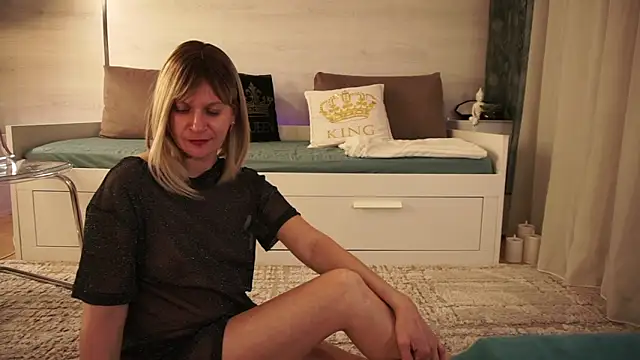 Snapshot of SweetLilTrouble chatting on 04-08-26, 09:04 SweetLilTrouble online show from 04-08-26, 09:04