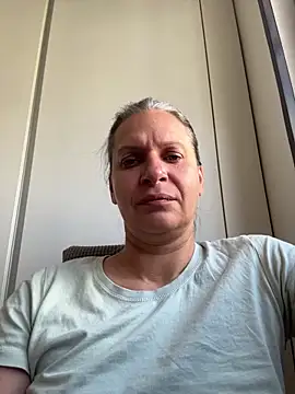 SweetLilTrouble online show from 05-01-26, 09:14
