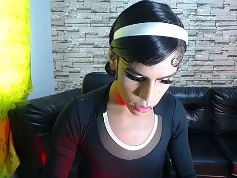 stefani robles online show from 04-26-26, 01:42